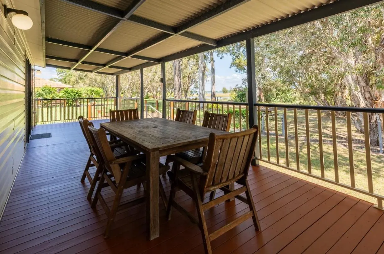 On The Bank Villa Burrum Heads Holiday home